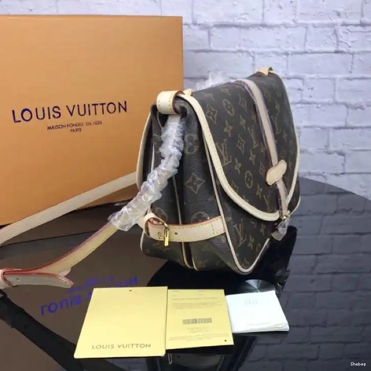 LV 19T1L0133 Bags 0615